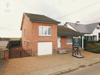 Overwinden, een deelgemeente van Landen, vlak langs Neerwinden en op wandelafstand van het treinstation kan je deze woning terugvinden.Deze gezellige...
