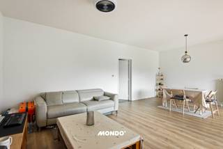 Bent u op zoek naar een instapklaar appartement waar comfort, energiezuinigheid en een centrale ligging samenkomen? Dit goed onderhouden appartement aan de Ijzerenweg 2 in Willebroek biedt alles wat u zoekt: twee volwaardige slaapkamers, een gunstig EPC-label B en een privatieve garagebox inbegrepen in de prijs!<br /><br />De ruime woonkamer vormt het hart van de woning en sluit naadloos aan op de functionele keuken. Via het grote schuifraam heeft u toegang tot het overdekte terras, waar u het hele jaar door kunt genieten van een buitenmoment, ongeacht het weer.<br />Twee volwaardige slaapkamers: Geen compromissen qua ruimte; beide kamers bieden voldoende plaats voor een dubbel bed en kastenwand.<br />Praktische berging: Ideaal voor extra stockage en aansluitingen.<br /><br />Met een uitstekende EPC-score van 128 kWh/m² (Label B) bent u verzekerd van een laag energieverbruik en een toekomstbestendige investering. Geen renovatieverplichting, simpelweg de sleutels ophalen en verhuizen.<br /><br />Een absolute meerwaarde is de bijhorende aparte garagebox. In een drukke omgeving is parkeercomfort en extra beveiligde opslagruimte een onschatbare luxe.<br /><br />De ligging aan de Ijzerenweg 2 is strategisch en gegeerd:<br /> Uitstekende verbinding met de A12 (Antwerpen-Brussel) en N16. Het treinstation van Willebroek ligt op wandelafstand.<br />Vlakbij het kanaal en diverse parken voor wandelaars en fietsers.<br />Winkels, scholen en openbaar vervoer bevinden zich in de directe nabijheid.<br /><br />Het appartement is momenteel verhuurd, huurprijs op aanvraag. <br /><br />Interesse?<br />Wacht niet te lang en plan vandaag nog uw bezoek aan dit leuke pand in Willebroek!<br /><br />Contacteer ons voor meer informatie of een afspraak.<br />tim@mondovastgoed.be<br />0483 60 60 60