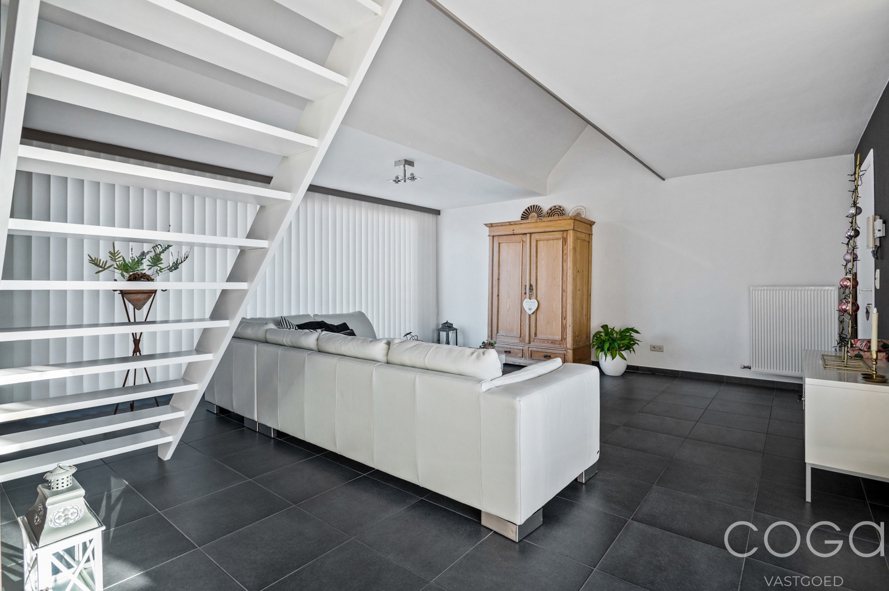 Lichtrijk dakappartement in hartje Sint-Lenaarts - foto 5