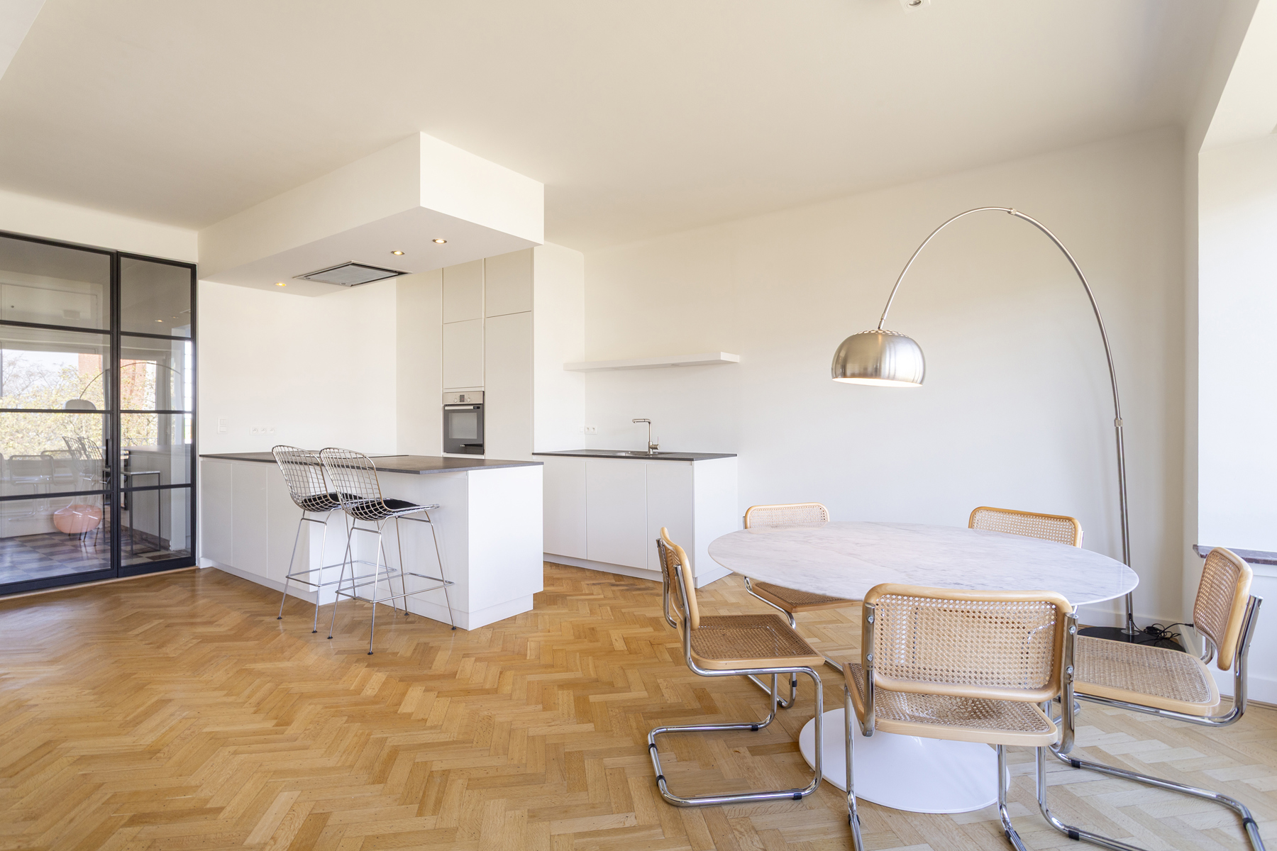 Ruim en lichtrijk appartement met terras op toplocatie! - foto 2