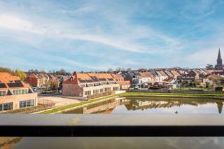 Moderne en ruime assistentiewoning te Halle, aangepast aan uw behoefte met vlotte bereikbaarheid tot centrum Halle. Wonen in een assistentiewoning...
