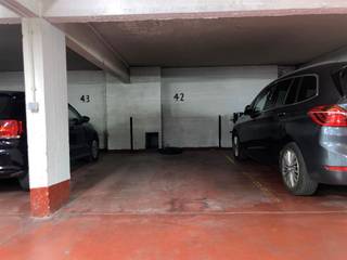 <p><span>Indoor Parking place in an apartment building, well located near the EU-offices. Immediately available and for Min. 1 year rent.</span></p>