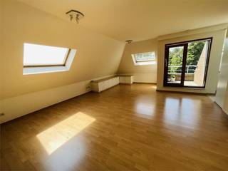 Sint-Michiels, rustige liggingHeel mooi lichtrijk  ENERGIEZUINIG appartement met 1 slaapkamer, 2 ZONNETERRASSEN en mogelijkheid om GARAGEBOX bij te...