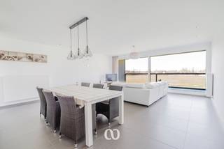 Cherchez-vous un appartement duplex prêt à emménager avec deux chambres, un grenier et une belle vue près du centre d'Oudenaarde ? Trouvé...