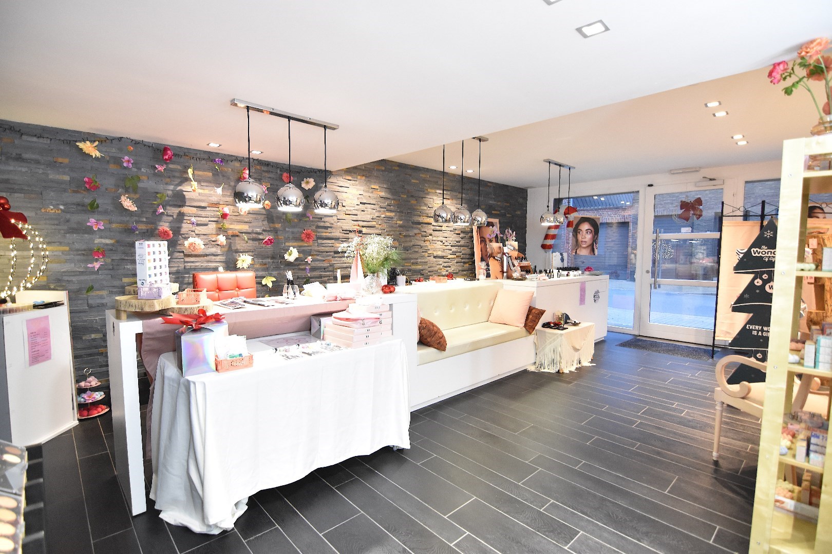 Commercieel handelsgelijkvloers / kantoorruimte - foto 2