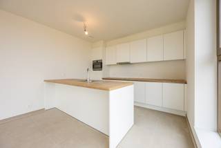 Ruim, lichtrijk en instapklaar 1-slaapkamerappartement te koop op wandelafstand van het centrum van Veurne.Het appartement is gelegen op de 3de...