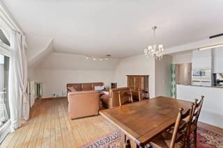 Welkom in dit prachtig appartement op de derde verdieping in Kuurne, perfect voor wie op zoek is naar comfort en zicht op de 'platse'...