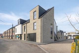 Modern nieuwbouw duplex appartement met ruim terras nabij centrum Opwijk.Verkoop onder registratiebelasting: 2% mogelijk!Op een rustige en...