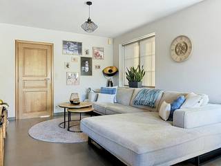 De snelste manier om een bezoek te brengen aan dit appartement? Vraag je bezoek aan via de rode knop op onze website (www.dewaele.com) en je wordt gecontacteerd door één van onze verhuurexperten. <br /><br />Gezellige woning met 4 slaapkamers, dubbele garage en tuin op een rustige ligging te Ingelmunster.<br /><br />De woning heeft volgende indeling:<br />- Inkomhal met gastentoilet <br />- Ruime en gezellige leefruimte<br />- Ingerichte, open keuken voorzien van oven, koelkast, spoelbak, fornuis met dampkap, vaatwas en ingemaakte kasten<br />- bureauruimte/slaapkamer <br />- Wasplaats <br />- Extra berging <br />- Nachthal <br />- 3 ruime slaapkamers <br />- Badkamer voorzien van inloopdouche en badkamermeubel met lavabo en ingemaakte kasten <br />- Apart toilet<br />- Volledig geïsoleerde zolder<br />- Gezellige tuin met aangelegd terras<br />- Alleenstaande, ruime garage (ca. 50m²) voor het stallen van 2 voertuigen of als opslagplaats<br /><br />Extra kenmerken:<br />- Kwalitatieve afwerking (geschilderd, eiken deuren, Miele-toestellen,...)<br />- Zeer energiezuinige woning<br />- Centraal, doch rustig gelegen<br />- Oprit met mogelijkheid tot het parkeren van meerdere voertuigen<br /><br />Ben jij geïnteresseerd in deze woning te huur in Ingelmunster? Aarzel dan niet ons te contacteren.
