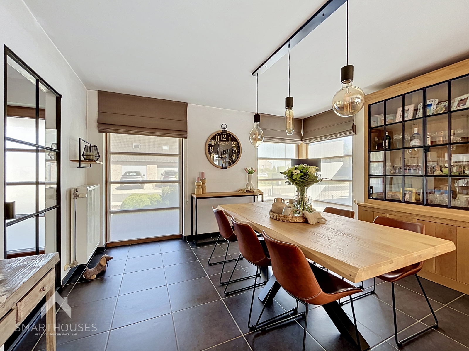 Instapklare woning met 3 slpks, 2 garages en aangelegde tuin - foto 5