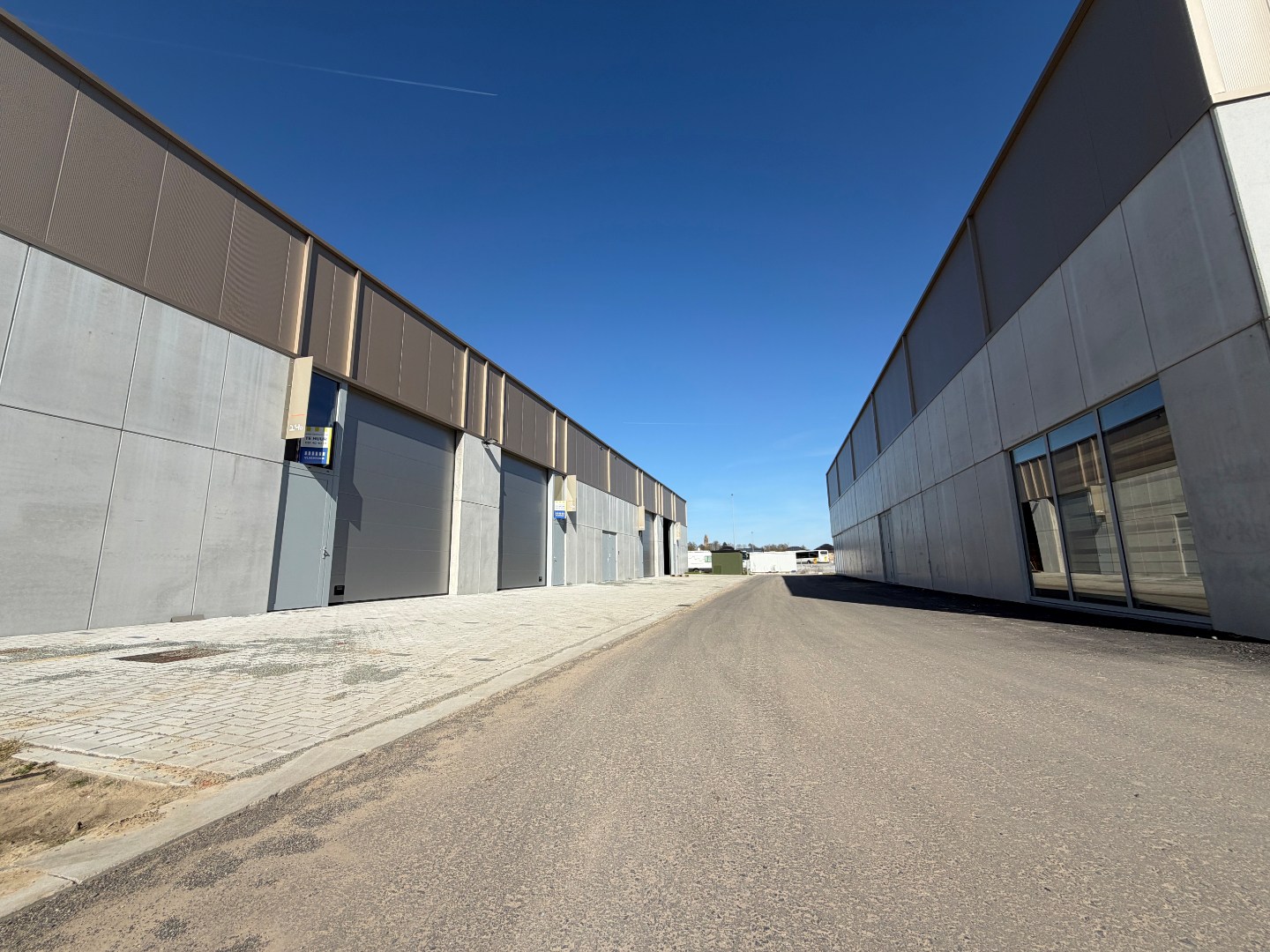 KMO-unit van 216 m² op een gunstige locatie in Tielt! - foto 5