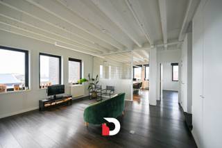 Deze instapklare kantoren maken deel uit van een recent gebouw langsheen de Brugse Ring (aan de Warandebrug/Boudewijnbrug), strategisch...