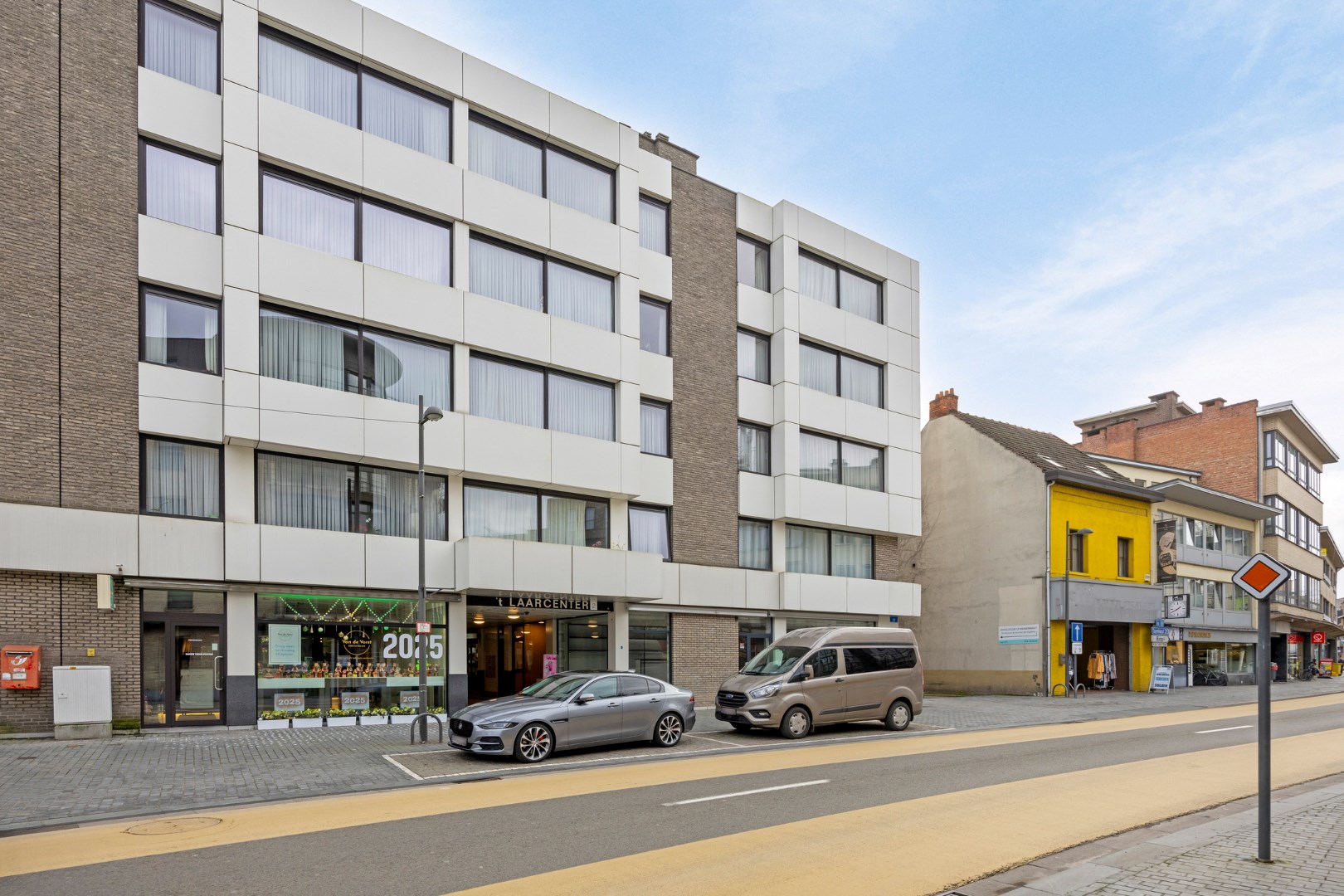 Commercial for sale in Mol - photo 1