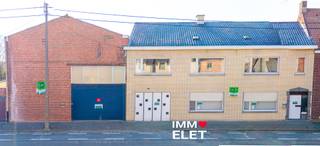 Onroerend goed met brede gevel op een perceel van 1.052 m² , bestaande uit: een LOODS (160 m² vloeroppervlakte: Breedte 9,5m x Diepte 16,78m x...