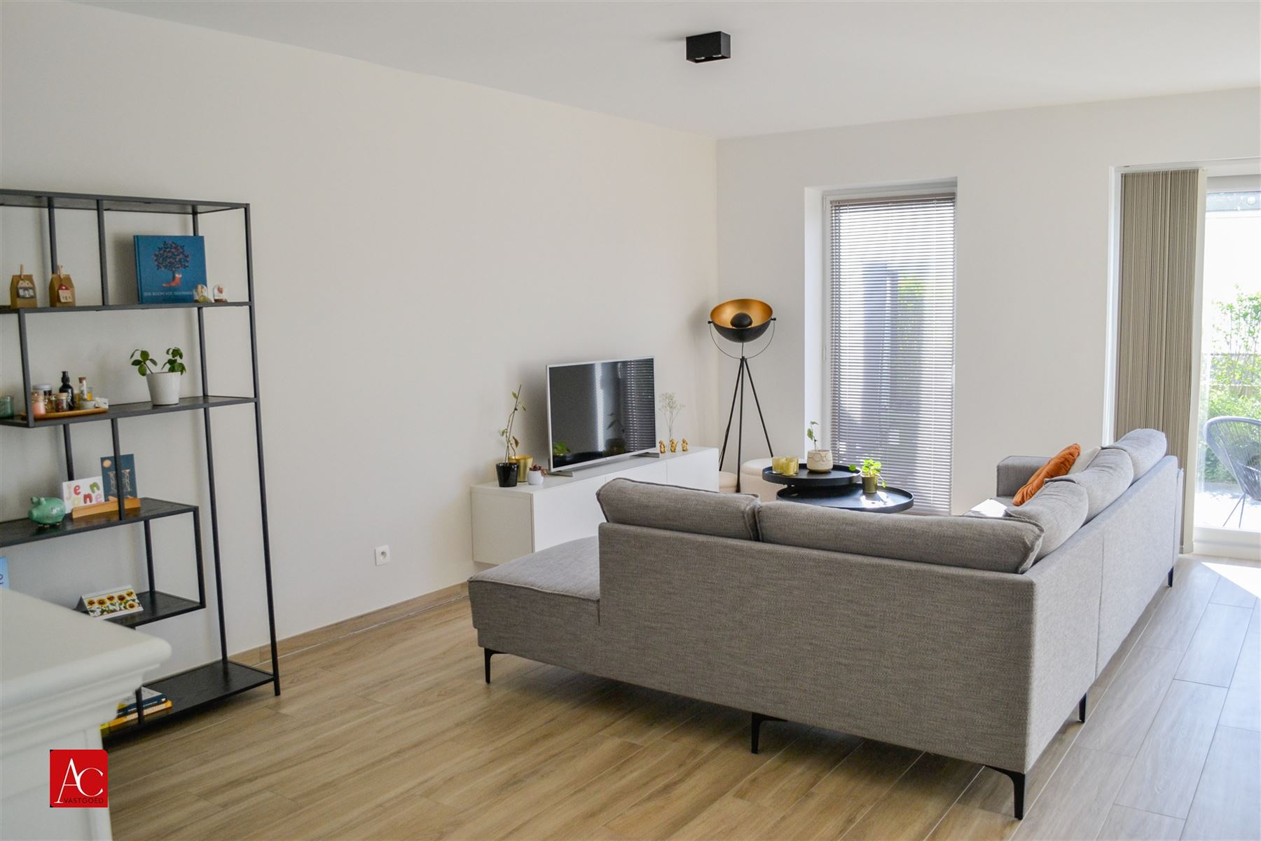 Gelijkvloers appartement met garage en 2 slaapkamers  - foto 4