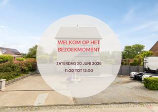 <p>Deze vrijstaande woning is gelegen op een ruim perceel van 1.903 m² en biedt tal van mogelijkheden, waaronder de optie tot opsplitsing en het bouwen van een halfopen bebouwing tegen de bestaande wachtgevel van de buren. Met een bruto bewoonbare oppervlakte van 189 m² vormt dit de ideale gezinswoning met extra potentieel en toekomstgerichte investeringskansen.</p><p>De woning beschikt over een praktische indeling en werd doorheen de jaren uitgerust met moderne technieken zoals zonnepanelen, thuisbatterijen en airco, wat bijdraagt aan het wooncomfort en een energiezuinige leefomgeving.</p><p><span>Troeven:</span><br />• Ruim perceel van 1.903 m² met verkavelingsmogelijkheden<br />• Bruto bewoonbare oppervlakte van 189 m²<br />• 3 slaapkamers met uitbreidingsmogelijkheid op zolder<br />• Dubbele garage van 65 m² met automatische poorten <br />• 19 zonnepanelen en 3 thuisbatterijen<br />• Laadpaal en airco aanwezig<br />• Twee regenwaterputten van 10.000 L<br />• Elektrische zonnescreens en garagepoorten<br />• Zolder van 57 m²</p><p><span>Indeling:</span><br />Gelijkvloers: inkomhal – gastentoilet – woonkamer – keuken – veranda – wasruimte – bijkeuken – dubbele garage<br />1ste verdieping: 3 slaapkamers – badkamer – nachthal met zolderluik<br />Zolder: bergzolder met mogelijkheid tot 2 extra slaapkamers<br />Kelder: ruime droge kelder</p><p><span>Info:</span><br />• EPC: label D<br />• Stedenbouw: Vg | WgLk | Gmo | Gvkr | Gw<br />• De vermelde bewoonbare oppervlakte betreft de bruto oppervlakte zoals vermeld in het EPC-attest</p><p><span>Contact.</span><br />Interesse? Neem contact op met Els:<br />0496 10 65 76 of els@heritagevastgoed.be</p>