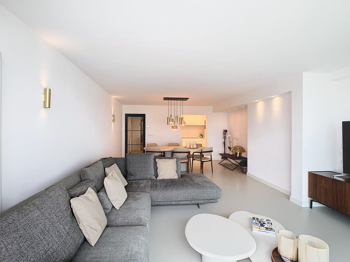 Gerenoveerd appartement met twee slaapkamers op de Zeedijk in Duinbergen - foto 2