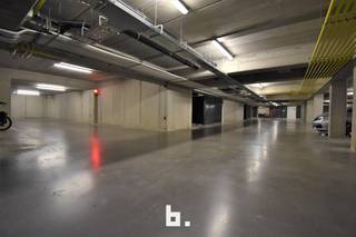 Deze ondergrondse staanplaats is gelegen nabij het centrum van Roeselare.Het complex is afgesloten en is zeer makkelijk te bereiken met het code...