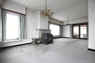 Ben je op zoek naar een woning met potentieel die je volledig naar eigen smaak kan renoveren?Deze woning biedt heel wat ruimte, een praktische...