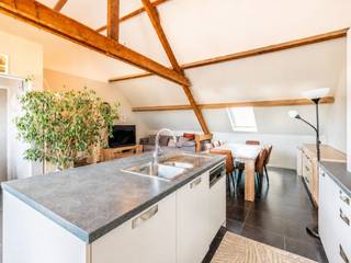 In een kleinschalige residentie die gelegen is op de Veurnestraat 116 (De Panne), stellen wij u dit instapklare appartement op de tweede...