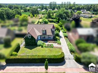 Instapklare villa midden in het groen te koop in Lommel!  Lommel-Gelderhorsten: zeer praktische en energiezuinige villa met 4 slaapkamers op...