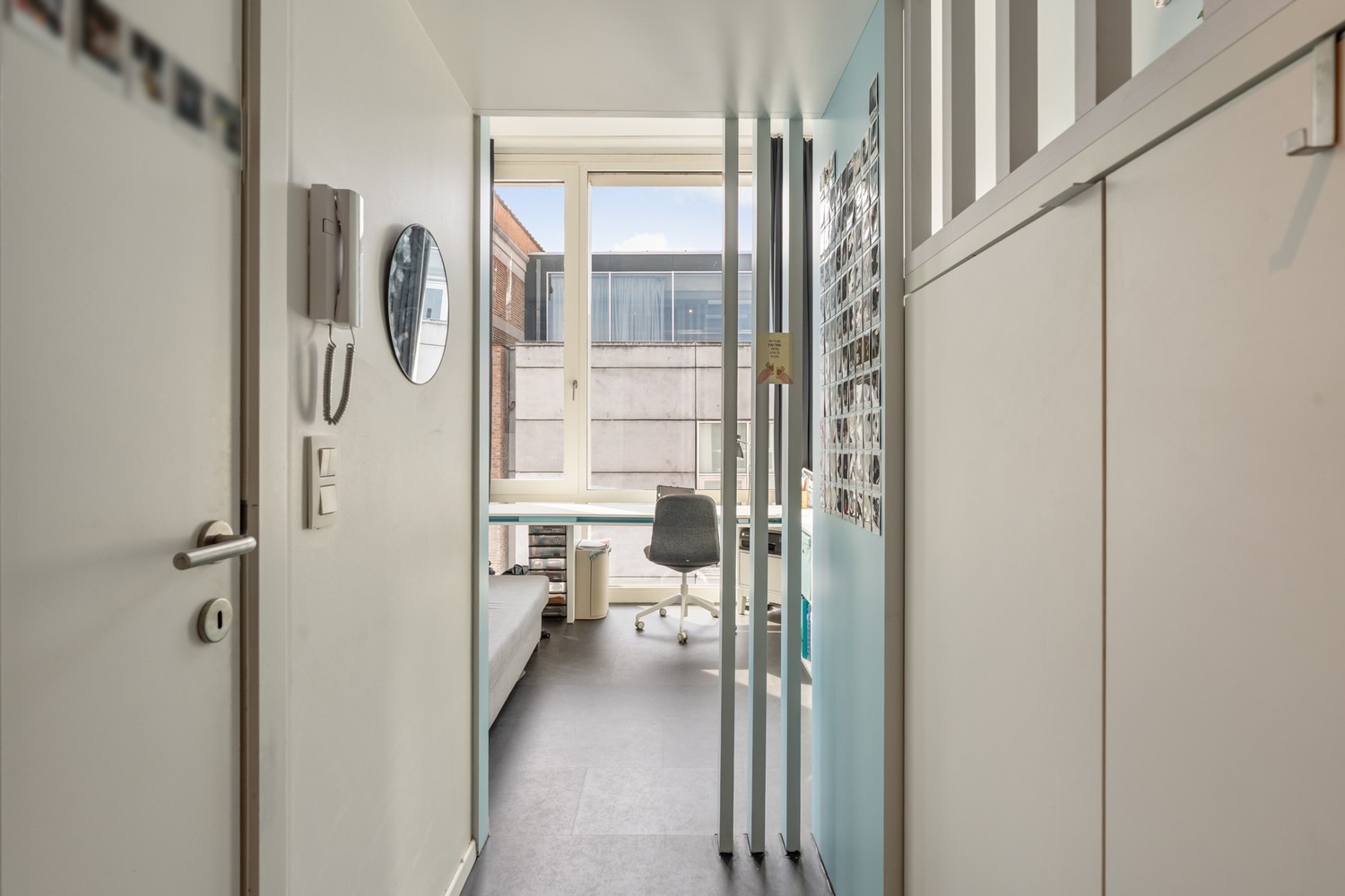 Centraal gelegen en moderne studentenkamer met eigen sanitair en een slaapverdiep! - foto 3