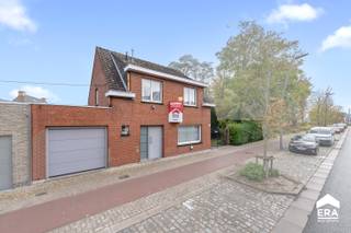 [[ DIT PAND NEEMT DEEL AAN DE ERA OPEN HUIZEN DAG OP 6/12 VAN 14:30 TOT 15:30 ]]Over de woningDeze halfopen woning aan de Westlaan in Roeselare biedt...