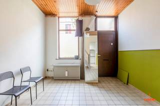 Deze instapklare beluikwoning ligt in een toffe stadswijk en op wandelafstand van het station Gent Dampoort. Winkels, scholen en het openbaar...