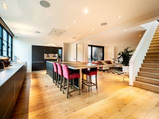 Dans le quartier des Trois Couleurs, lumineux penthouse de ± 206m² bruts (selon PEB) avec splendides terrasses de plus de 100m² dans une...