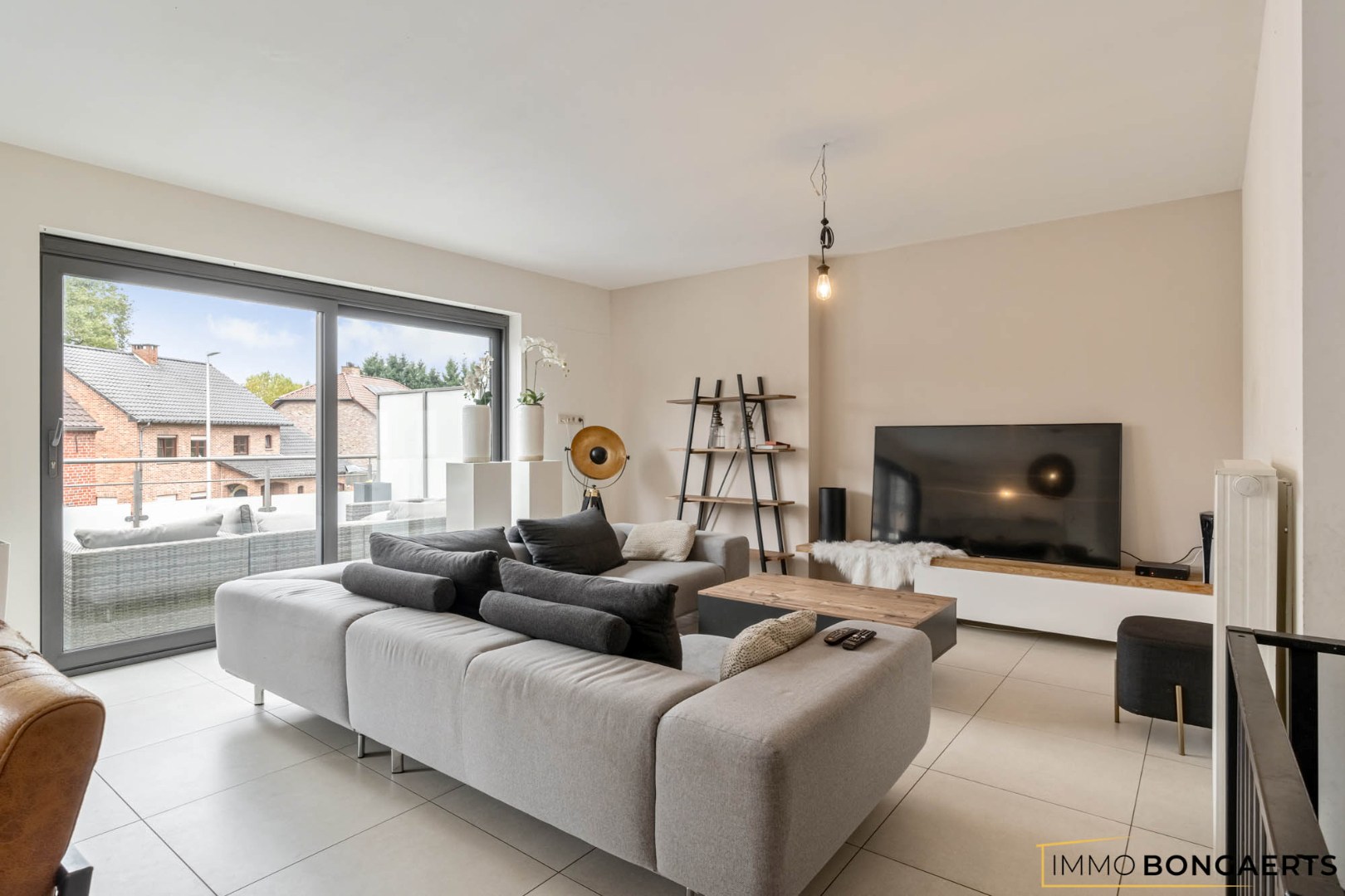 Appartement met twee slaapkamers - foto 1