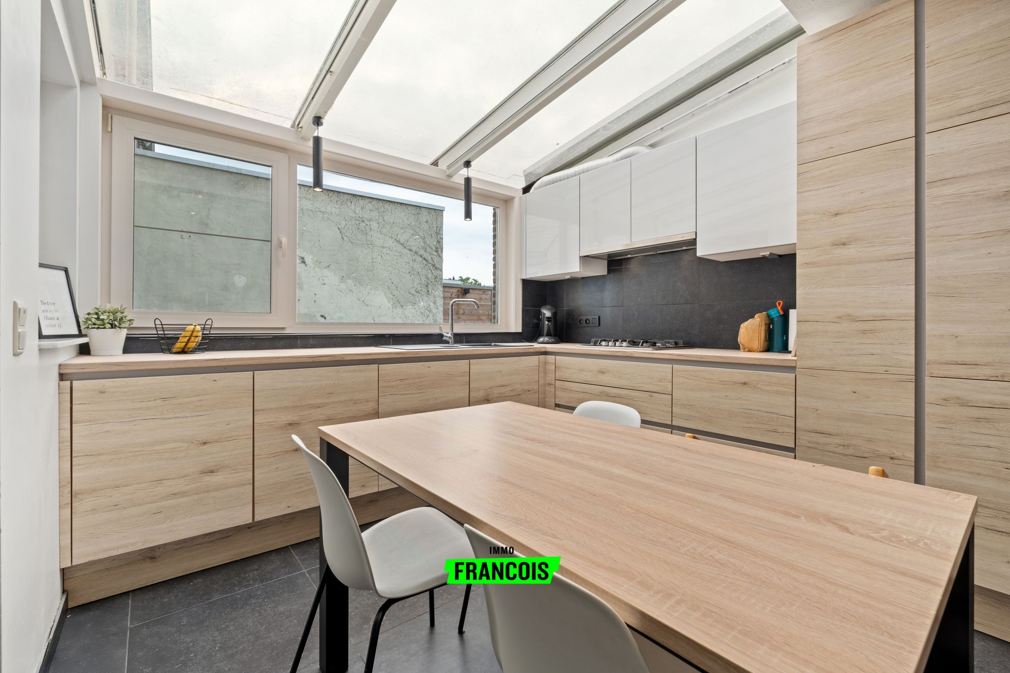 Charmante rijwoning te koop in Zedelgem met 5 slaapkamers - foto 5