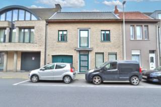 Bent u op zoek naar een ruime woning met veel potentieel en een zonnige tuin in centrum Beveren?Deze brede gezinswoning met uitbreidingsmogelijkheden...