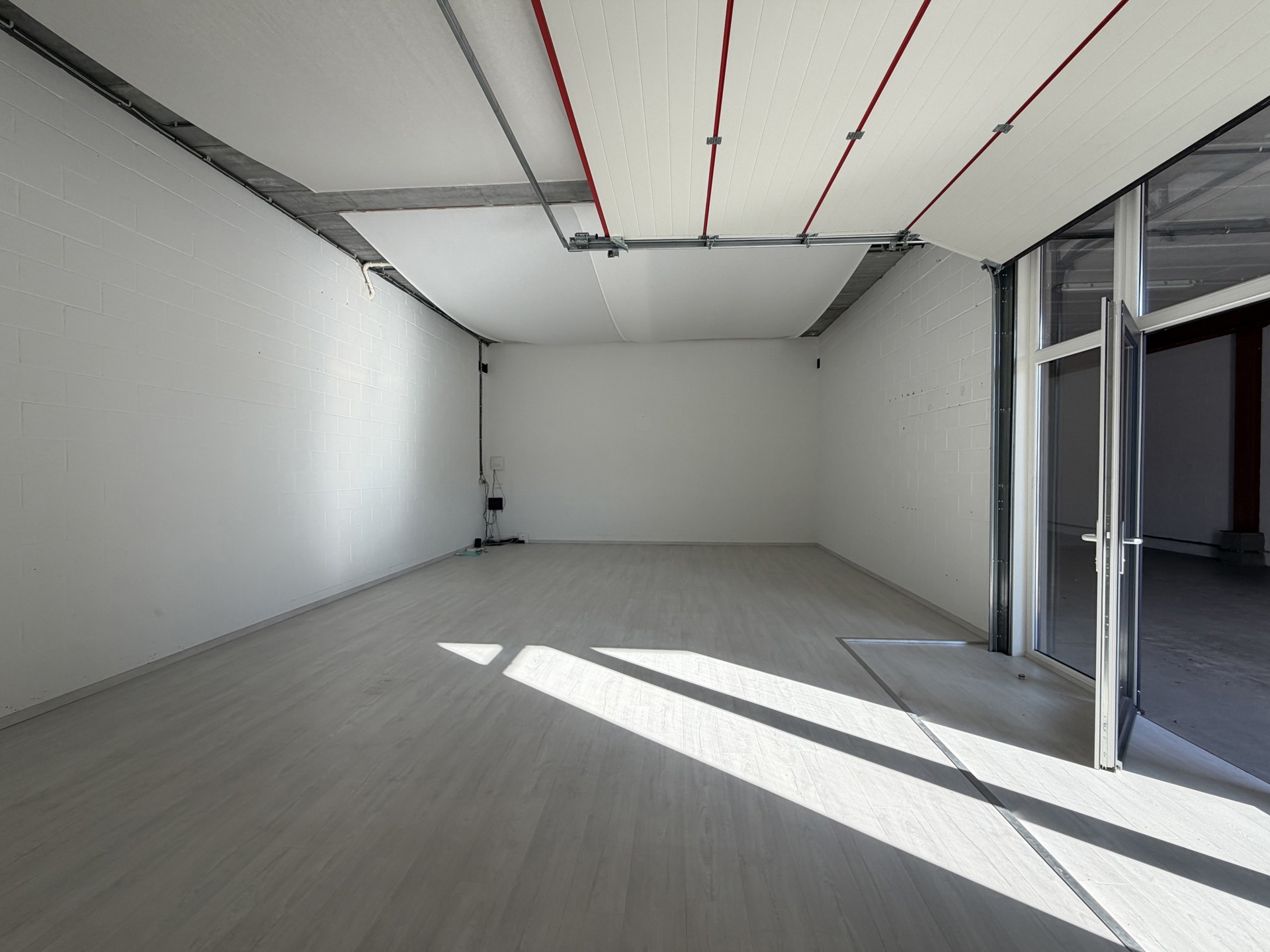 Te huur: multifunctioneel magazijn van  +/- 270 m² - foto 2