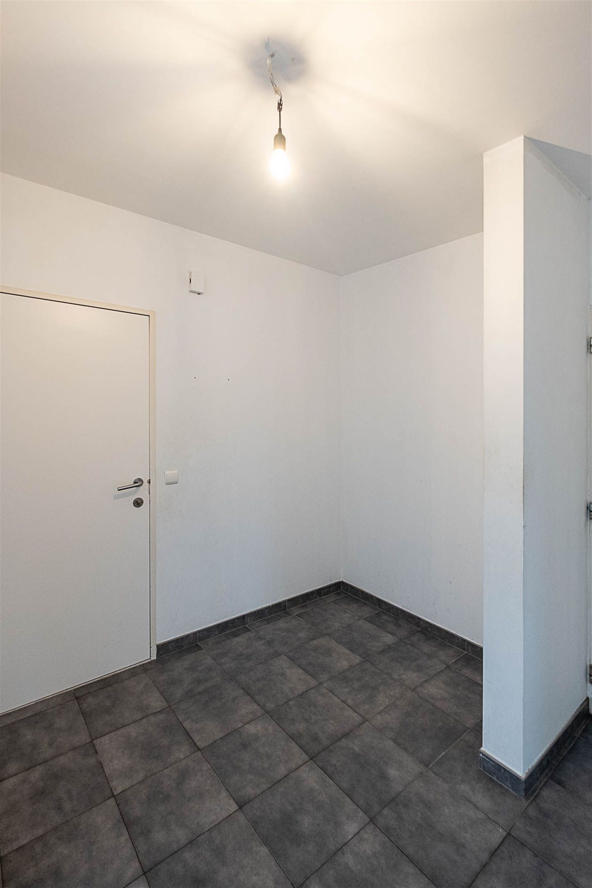 Ruim en licht appartement met 2 grote slaapkamers en terras - foto 4