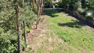 Rustig en residentieel gelegen perceel bouwgrond van 18 are 22 ca voor open bebouwing. Zuid-west georiënteerd. Vlakbij wandel-natuurgebied Kruisheide...