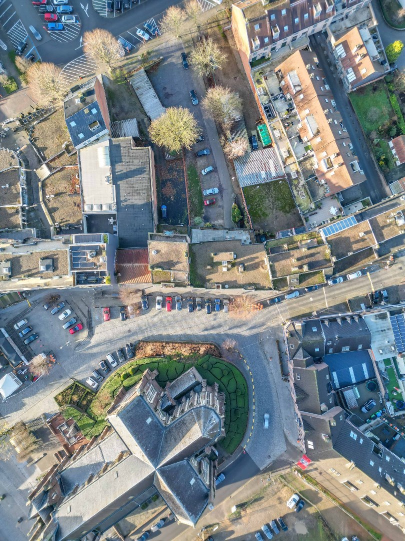 RUIM HANDELSPAND OP EEN ZICHTLOCATIE IN HET CENTRUM VAN LANAKEN ! - foto 4