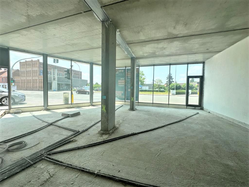 Commercieel handelspand te huur op toplocatie aan station Ingelmunster - photo 5