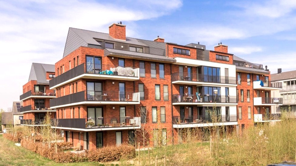 Autostaanplaats vlakbij station - photo 3