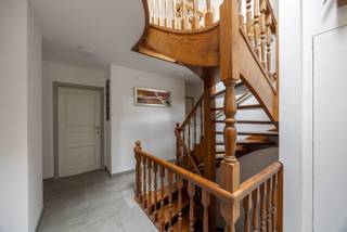 Vrijstaande en instapklare woning te koop in Pelt (SHL)!Deze prachtige woning, gebouwd in 1991 en gerenoveerd in 2010, 2015 en 2018 is instapklaar.De...