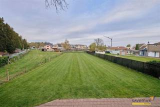  Deze bouwgrond (open bebouwing) van 7a32ca (breedte 16.04meter) ligt in een rustige straat, maar toch op een steenworp van Mol Centrum.Van de...