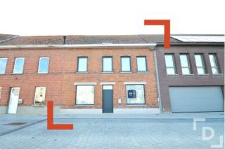 Dit voormalig dorpscafé werd volledig gerenoveerd en omgetoverd tot een ruime woning. Deze woning straalt warmte en gezelligheid uit. Bovendien...