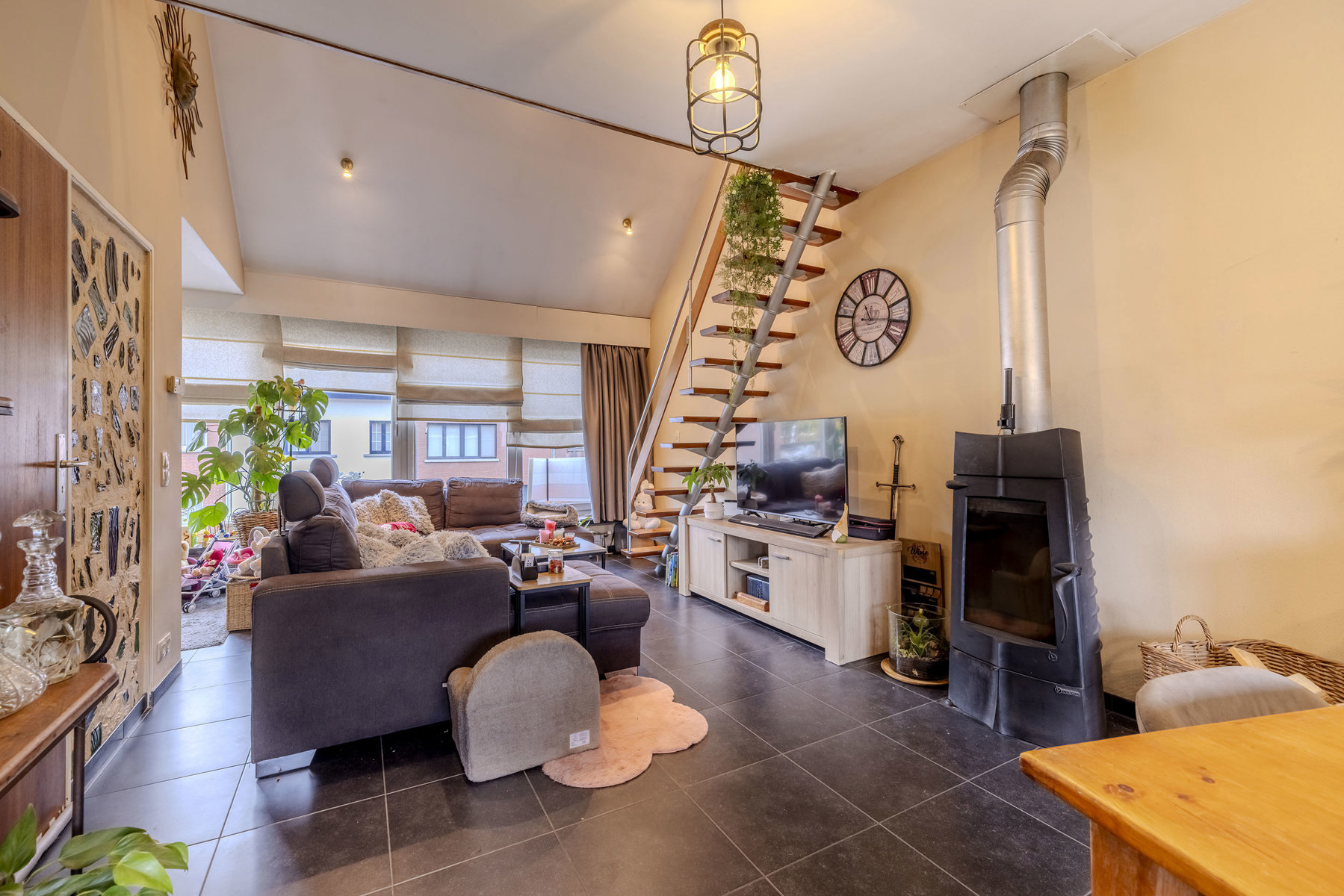 Ruime bel‑étage woning met 3 slaapkamers, garage en tuin - foto 5