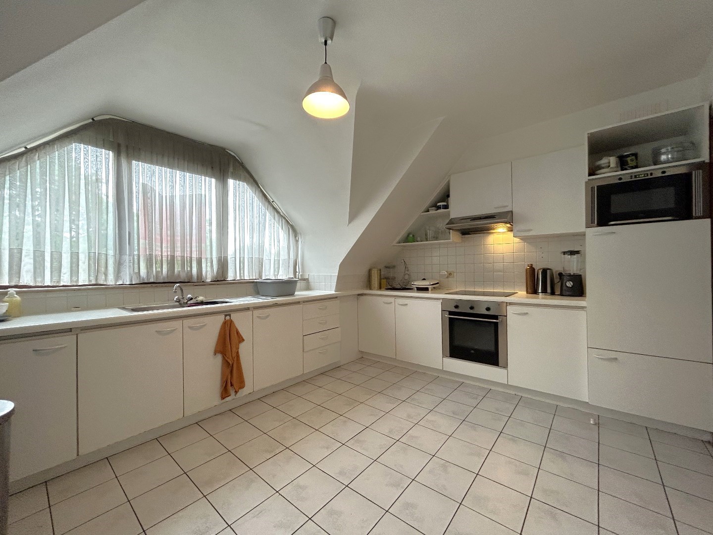 Instapklaar appartement met 2 slpk. en zeer groot terras in centrum Geel - foto 5