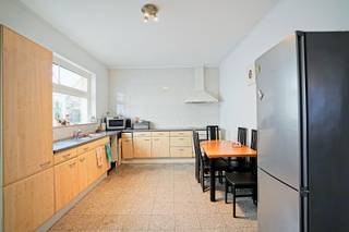 Deze ruime vrijstaande woning, met 4 slaapkamers (uitbreidbaar naar 6), tuin en garage, is gelegen in Malderen, net op de grens met Opdorp.Een...