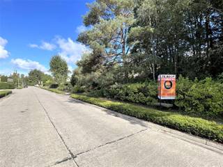 Bouwgrond voor open-bebouwing ( LOT 2 ), op een perceel van ca. 1.426m² en een straatbreedte van 16 meter, gelegen in een goedgekeurde...