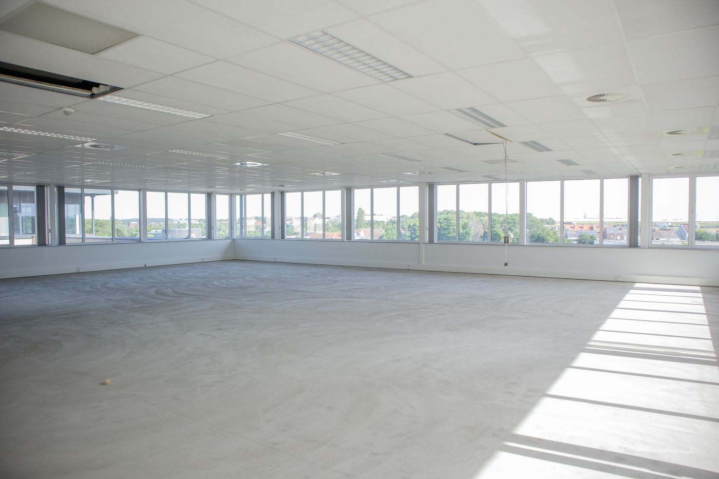 Bureaux clés en main de 391 m² à proximité de R0 - photo 3