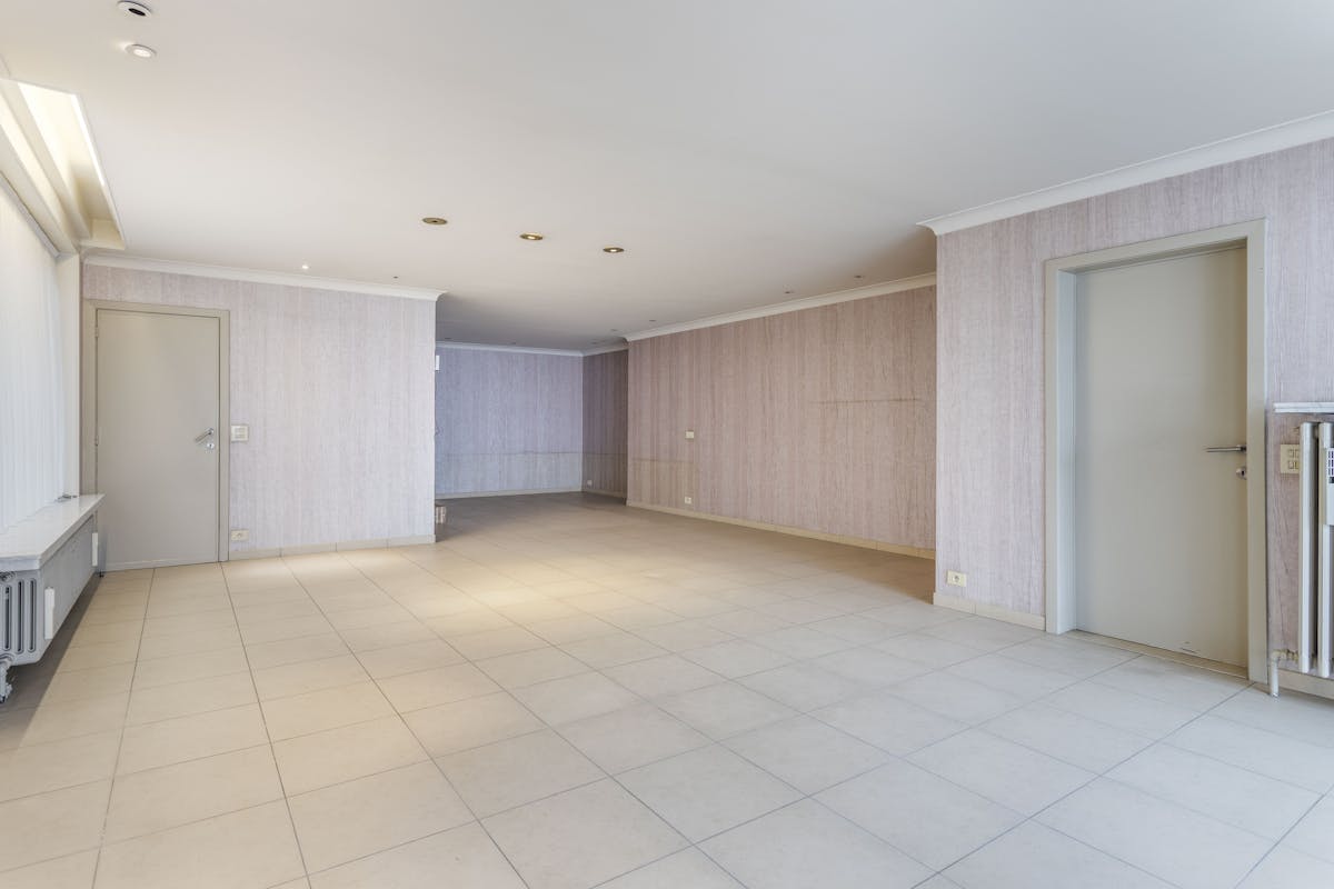 Bâtiment commercial avec entrepôt à louer à Loppem - photo 5