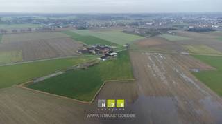 VOLLEDIG TE RENOVEREN HOEVE MET NAAST- EN NABIJ GELEGEN GRONDEN MET EEN TOTALE OPPERVLAKTE VAN CA. 6HA TE OPITTER.TROEVEN- Rustig gelegen, doch nabij...