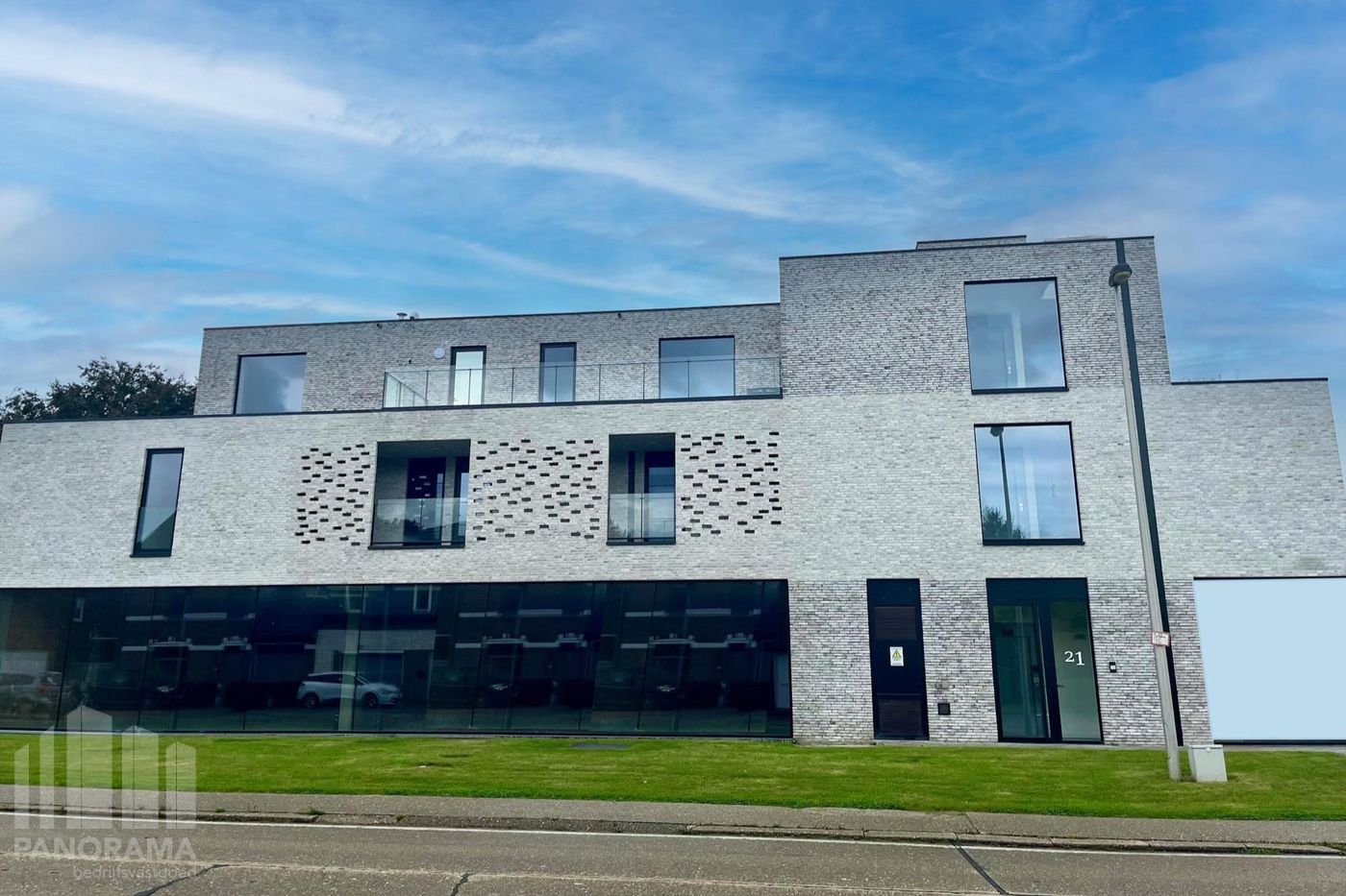 374 m² NIEUWBOUW HANDELSPAND LANGS OLMENSESTEENWEG TE KOOP - foto 4