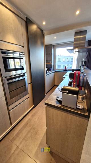 INDELING:Dit appartement is gelegen op de 3e verdieping van een verzorgd gebouw in betonconstructie met lift.We komen het appartement centraal binnen...